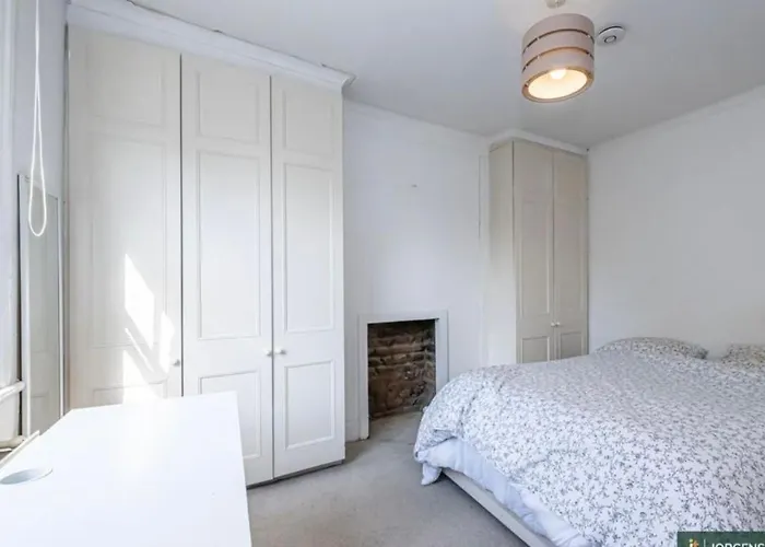 1 Bed Apt In Shepherds Bush-Westfield